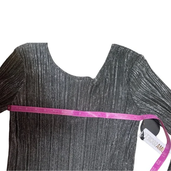 Shine Bright Black and Silver Long Sleeve Bodycon Dress
Amuse Society Small - Picture 11 of 14